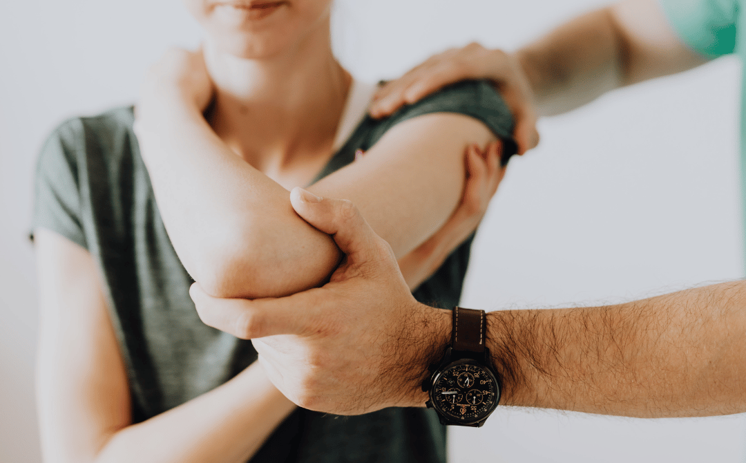 Are You Experiencing These Signs? When To Visit a Chiropractor